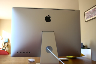 Illustration for article titled Apple iMac Review: 27 Inches and Less Chin